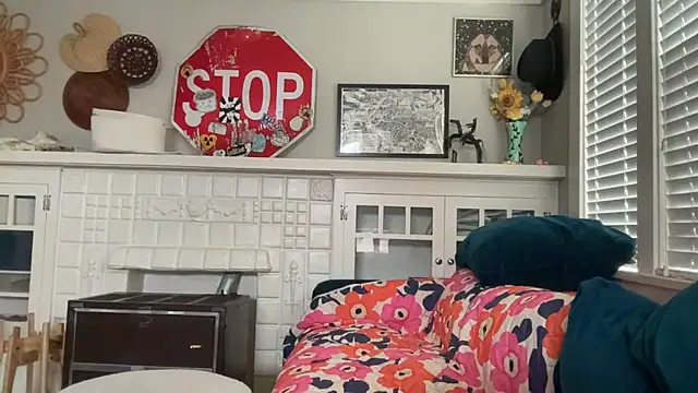 dreamyriri online show from February 15, 9:47 pm