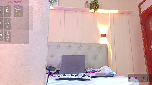 nicol snow online show from September 19, 1:43 pm