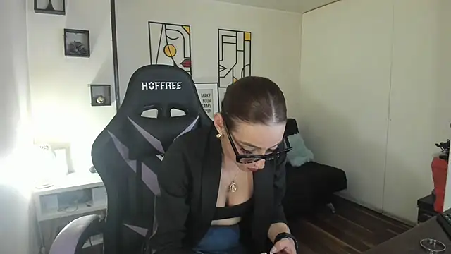 kay marie online show from October 8, 8:35 pm