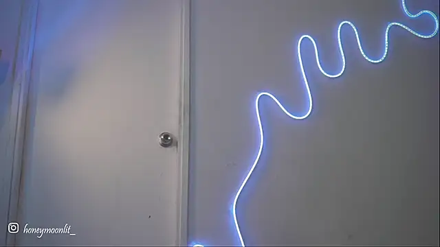 honeey  online show from October 13, 11:18 pm