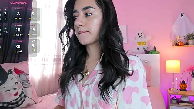 annadu011 online show from October 18, 3:26 pm