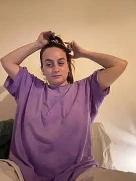 indierotic online show from October 6, 3:34 am