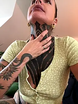 InkedBiitch online show from October 25, 7:38 am