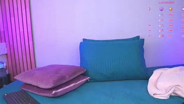 mia-reeves online show from October 6, 7:40 pm