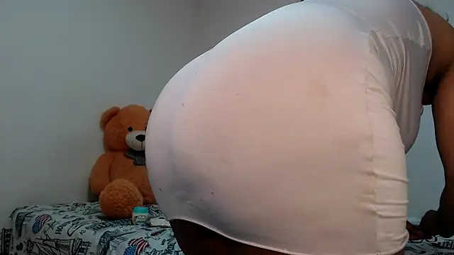 Natashariley1 online show from May 10, 9:39 pm