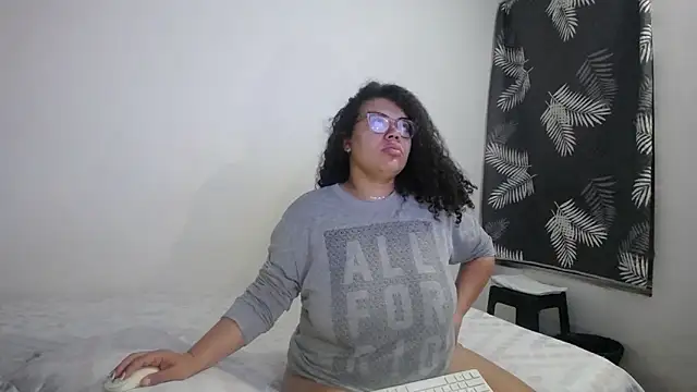 mabigomez00 online show from April 7, 9:11 am