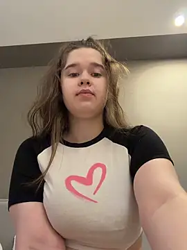 HornyGirlH online show from April 23, 3:47 am