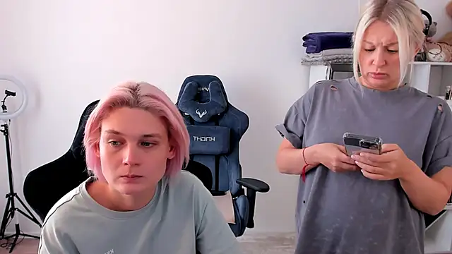 hotblonds online show from October 9, 11:14 am