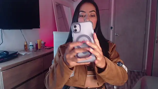 Brown skin11 online show from October 12, 6:10 pm