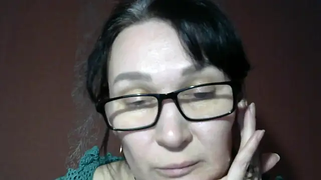 PrettyAndWild online show from April 19, 3:23 pm