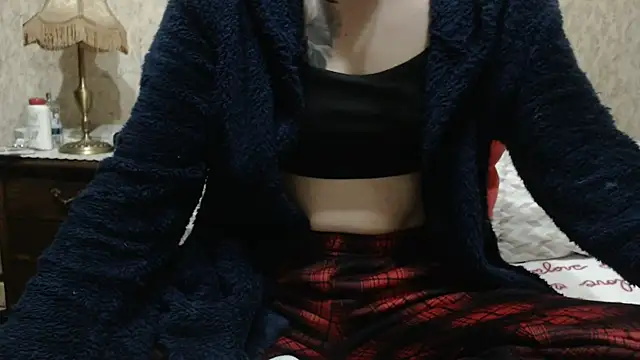 fabiolagg online show from March 28, 4:01 am