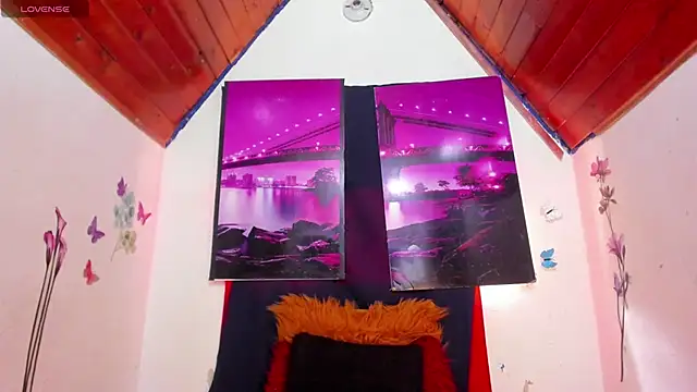 Hannaa32 online show from September 8, 6:51 pm