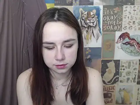 VeryVeryVeryShy  online show from February 3, 6:51 am