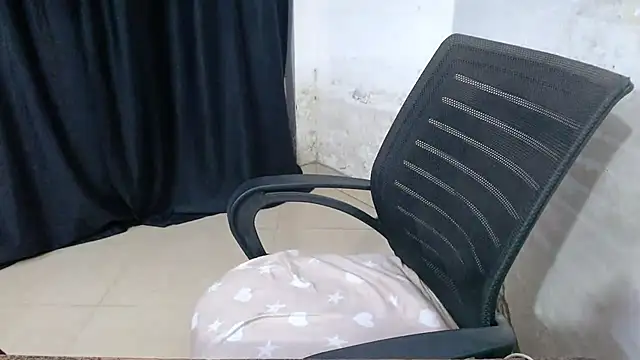 sweet-alia online show from August 4, 11:49 am