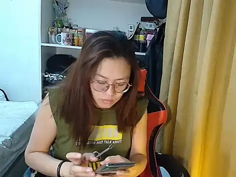 crizzybel online show from April 22, 4:59 pm