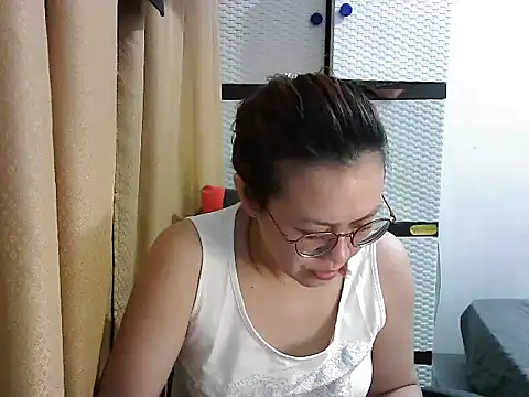 crizzybel online show from October 22, 5:45 am