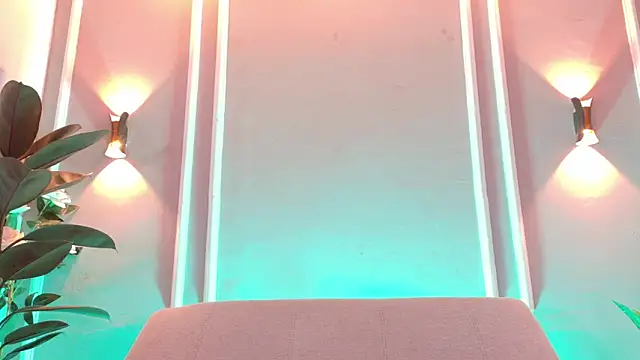 isa kiss online show from April 13, 12:50 pm