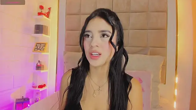 Victoria adaams online show from April 3, 11:19 am