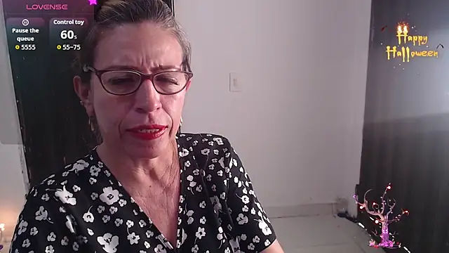 Chayla Ruiz online show from November 6, 11:49 am