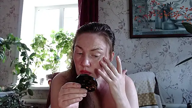 EmilyDoth online show from July 21, 7:09 am