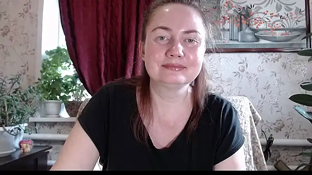 EmilyDoth online show from May 3, 10:51 am