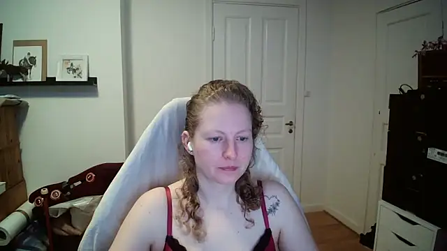 Girlnina-1995 online show from February 18, 9:08 am