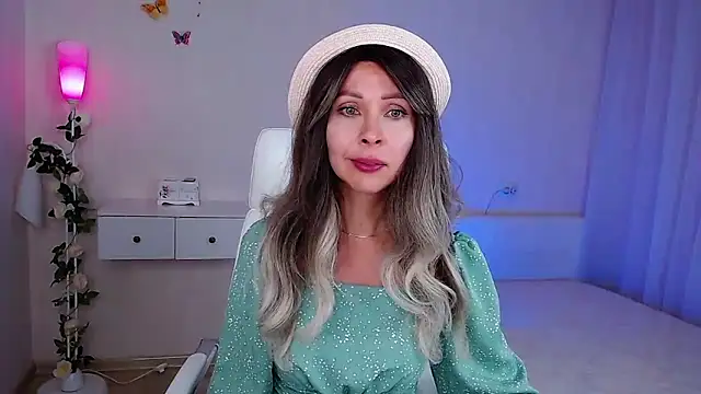 wendifoste online show from September 26, 7:55 pm