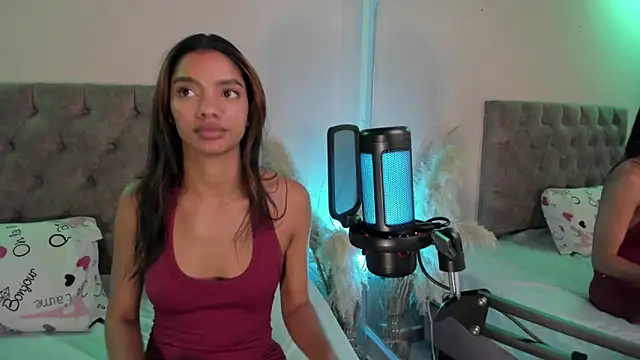 liagirl cute online show from February 4, 3:09 am