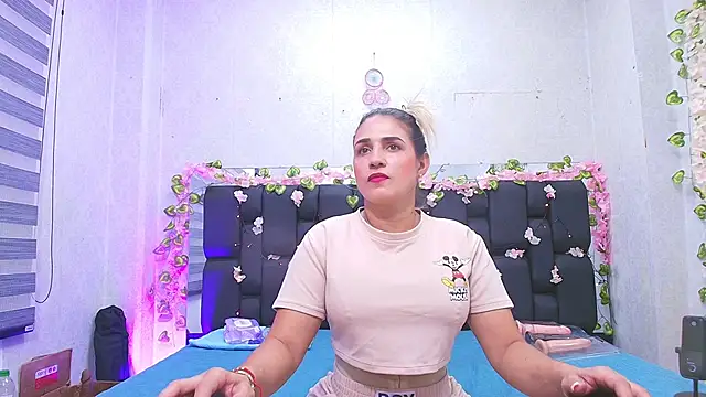  carolina fox online show from September 18, 3:05 am