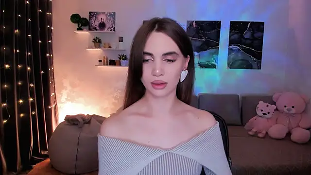 aPieceOfJoy online show from October 18, 10:00 pm