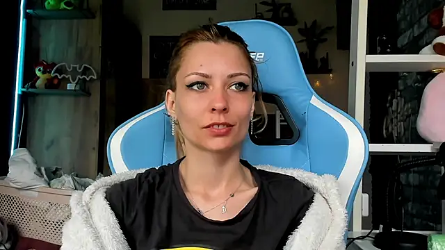 karo123421 online show from March 16, 5:44 am