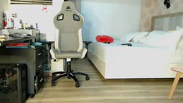 stefializon online show from September 30, 1:55 am