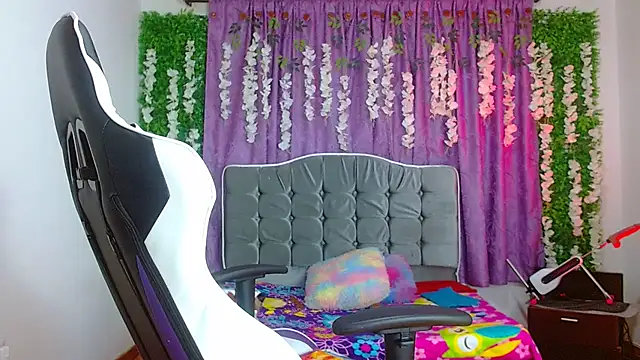 ariana-lopez online show from September 13, 1:35 am