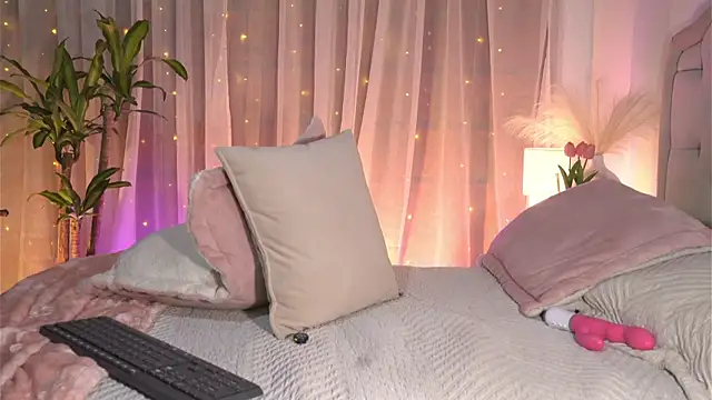 Abbie Jones 1 online show from March 28, 12:00 am