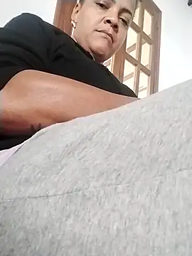 BayleyBanks online show from February 15, 5:12 pm