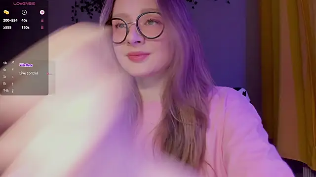 mollytuck online show from April 15, 3:23 pm