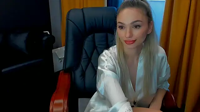 HaleySweet18 online show from July 5, 3:46 am