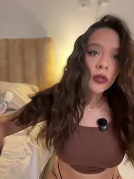 Little Amber6 online show from February 7, 1:09 am