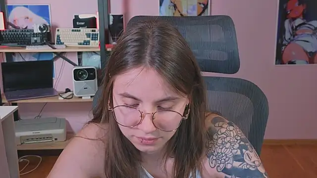  AnnaStark  online show from April 18, 8:20 pm