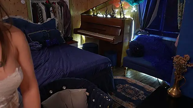 VanessaDoyle online show from October 5, 2:22 pm