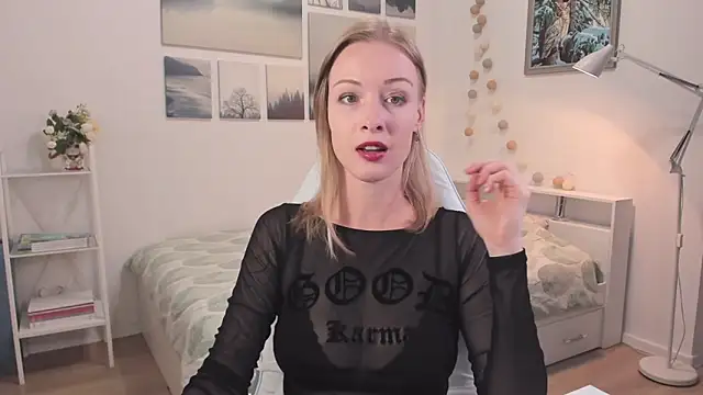 MissRightX online show from September 8, 2:38 pm