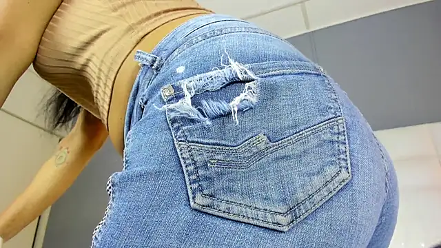  BunnyNaugthy online show from April 11, 5:27 pm