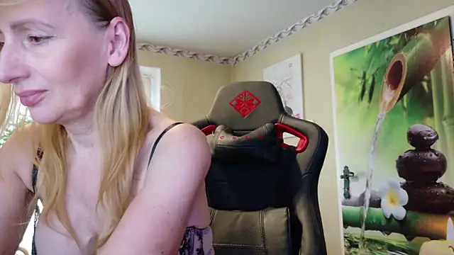 HotLana69 online show from June 18, 5:51 pm