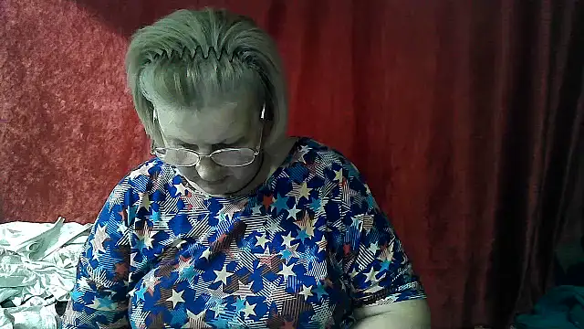 Gina Marlyn online show from June 11, 8:05 pm