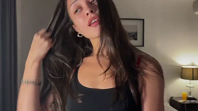 mo1ly online show from February 22, 11:33 am