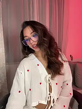 Samantha Bernardo online show from March 30, 4:45 am