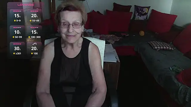 HeisseomaOriginal online show from October 23, 7:25 am