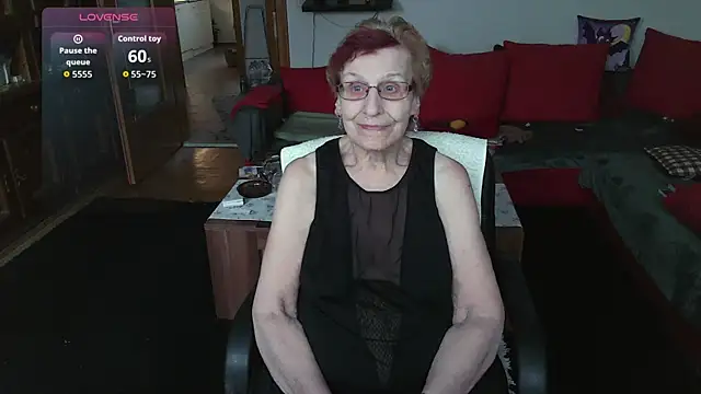 HeisseomaOriginal online show from February 18, 8:24 am