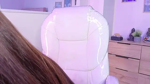 bluee hazell online show from November 17, 12:17 pm