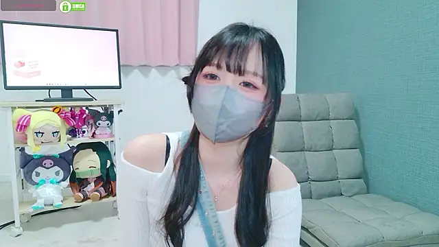 -M Hinano  online show from June 19, 1:14 pm